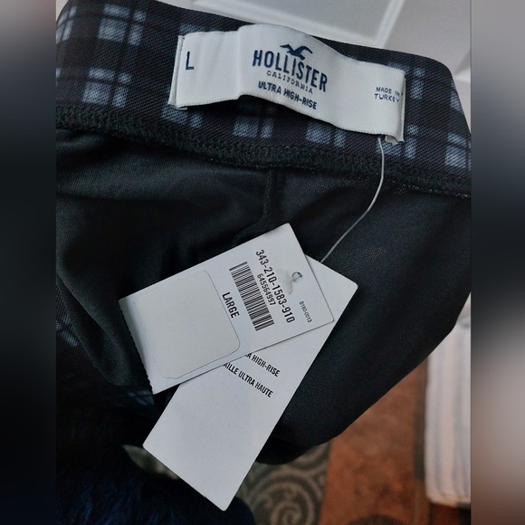 Hollister Ultra High-Rise Pleated Midi Skirt, Size Large, New With Tags! - Picture 6 of 7
